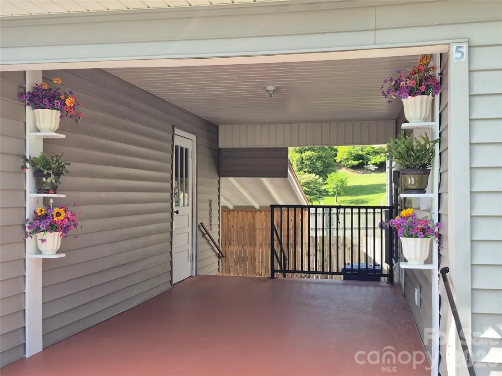 5 Gibson Drive Maggie Valley, NC 28751