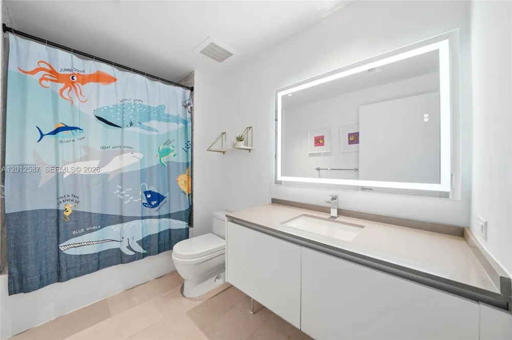 68 SE 6th St #1904 Miami, FL 33131