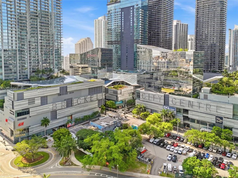 68 SE 6th St #1904 Miami, FL 33131