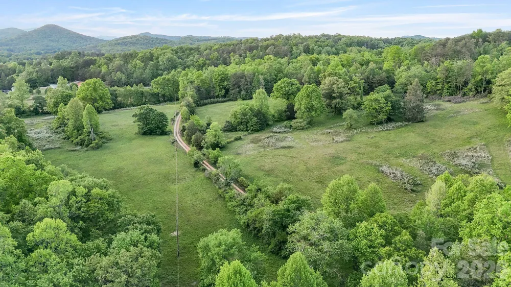 415 Reel Hollow Road Marion, NC 28752