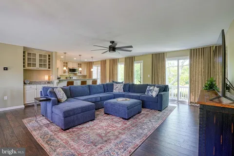 24700 DEEPWATER POINT #20