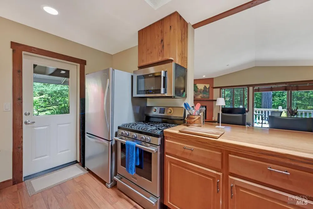21995 Ansel Court Jenner, CA 95450
