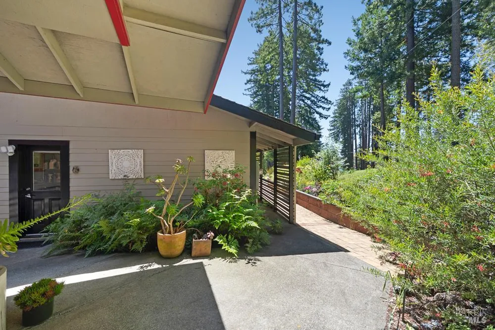 21995 Ansel Court Jenner, CA 95450