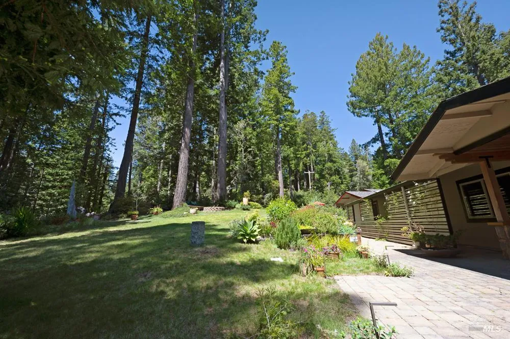 21995 Ansel Court Jenner, CA 95450