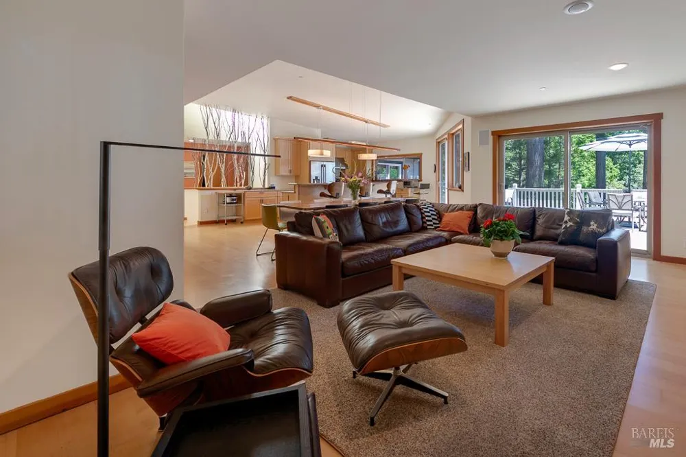 21995 Ansel Court Jenner, CA 95450