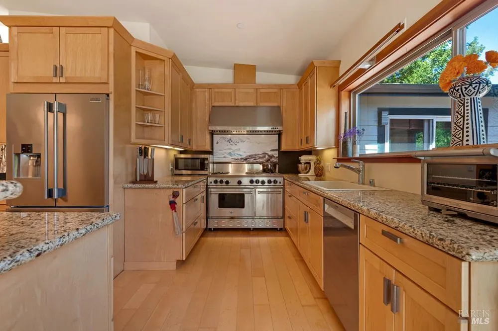 21995 Ansel Court Jenner, CA 95450