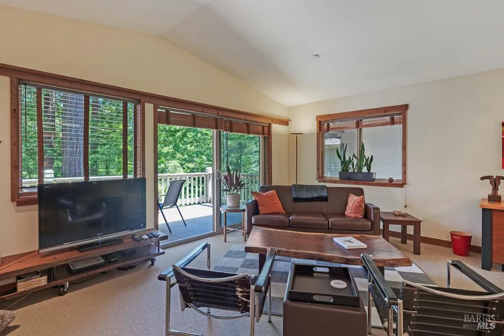 21995 Ansel Court Jenner, CA 95450
