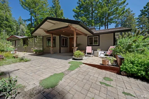 21995 Ansel Court
