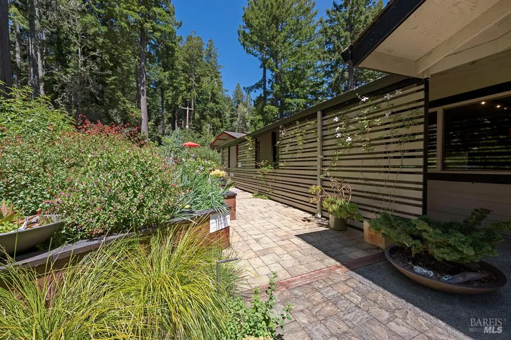 21995 Ansel Court Jenner, CA 95450