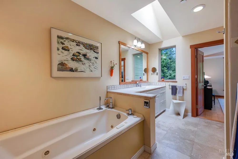 21995 Ansel Court Jenner, CA 95450