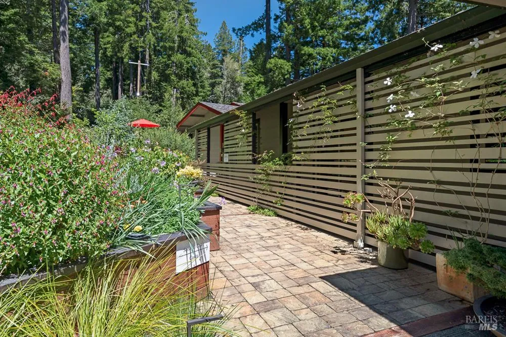 21995 Ansel Court Jenner, CA 95450