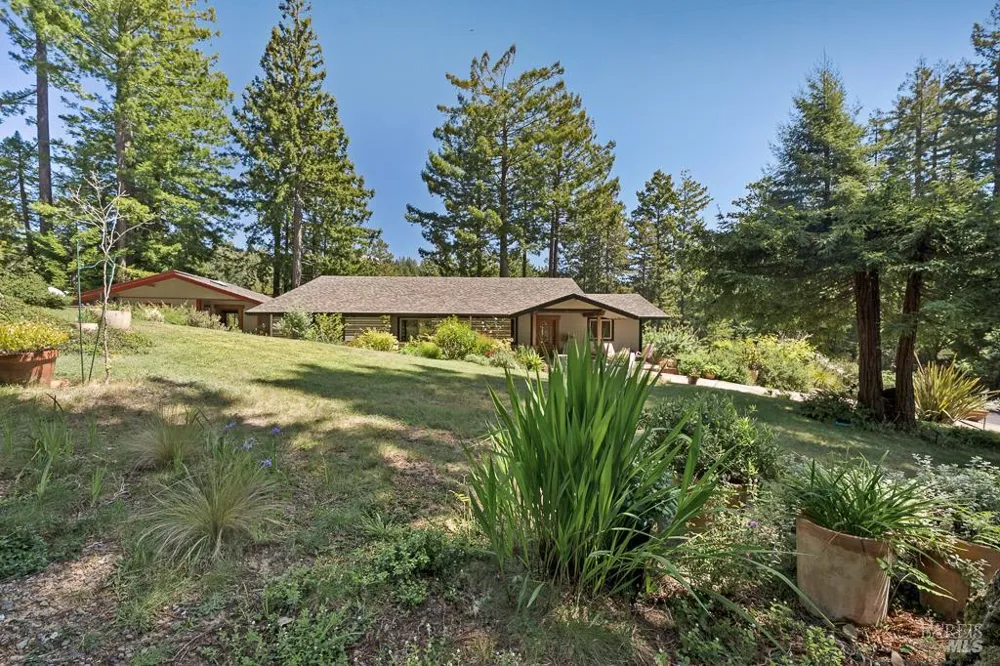 21995 Ansel Court Jenner, CA 95450