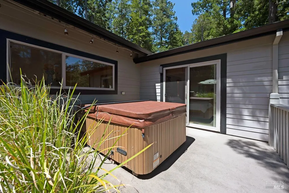 21995 Ansel Court Jenner, CA 95450