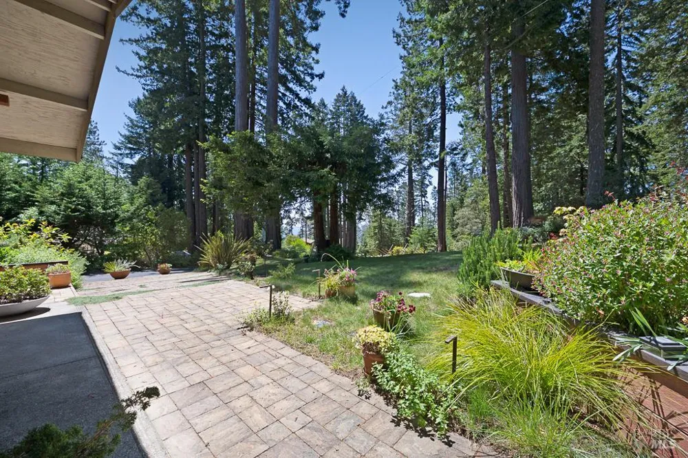 21995 Ansel Court Jenner, CA 95450