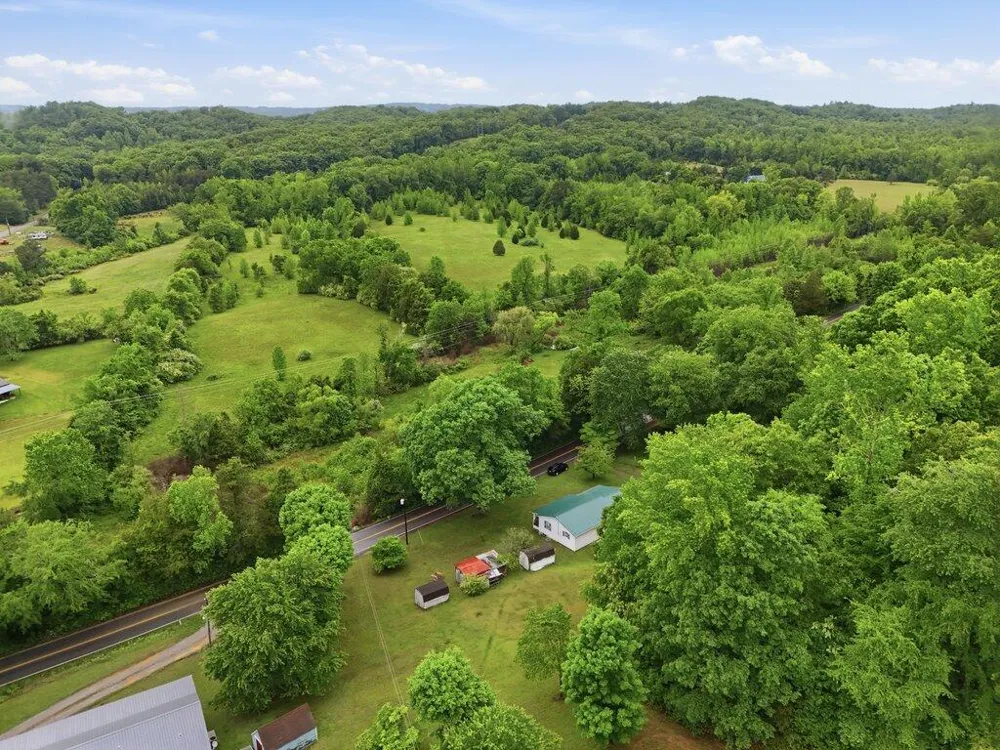 5780 Toestring Valley Road Spring City, TN 37381