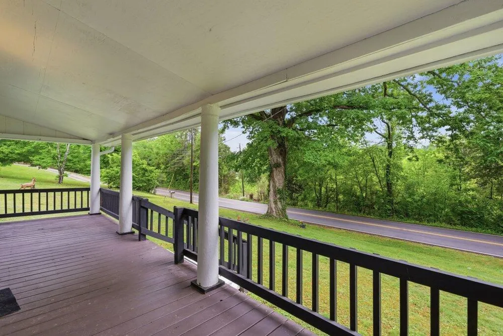 5780 Toestring Valley Road Spring City, TN 37381