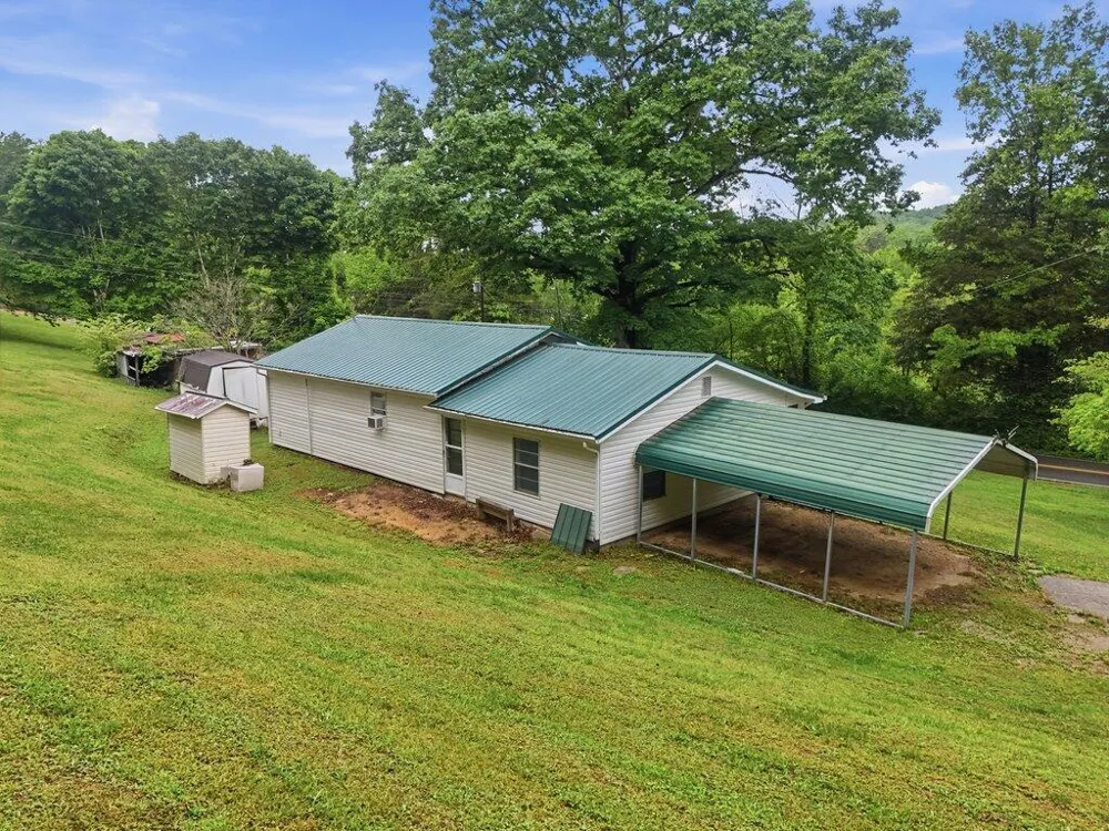 5780 Toestring Valley Road Spring City, TN 37381
