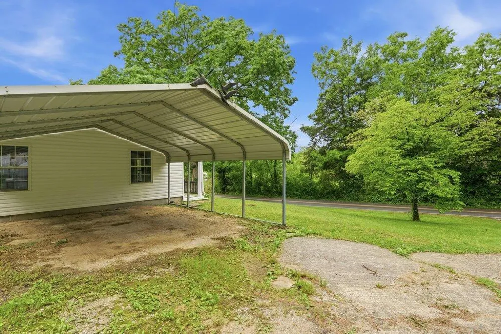 5780 Toestring Valley Road Spring City, TN 37381