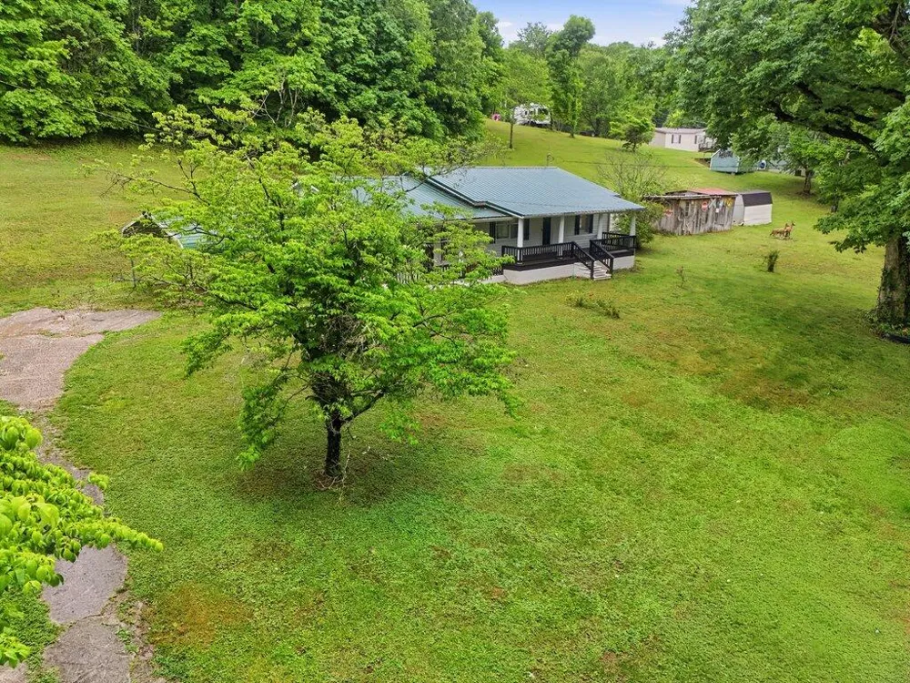 5780 Toestring Valley Road Spring City, TN 37381