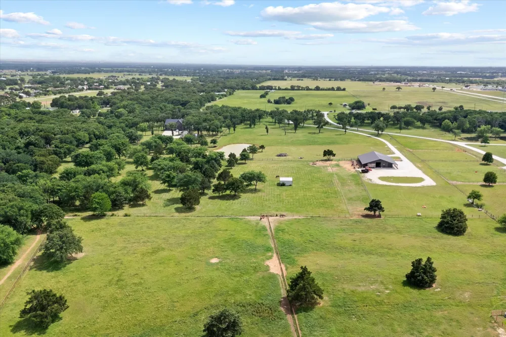 10701 Osburn Road Pilot Point, TX 76258