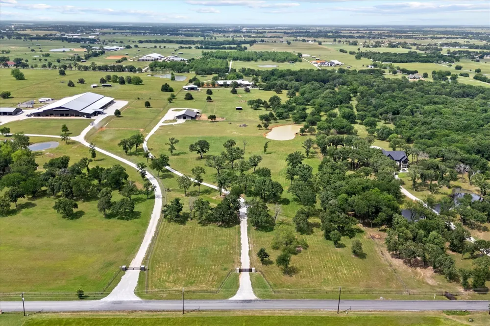 10701 Osburn Road Pilot Point, TX 76258