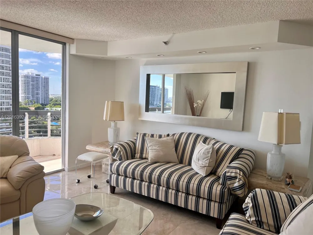 19101 NE 36th Ct #1102 Aventura, FL 33180