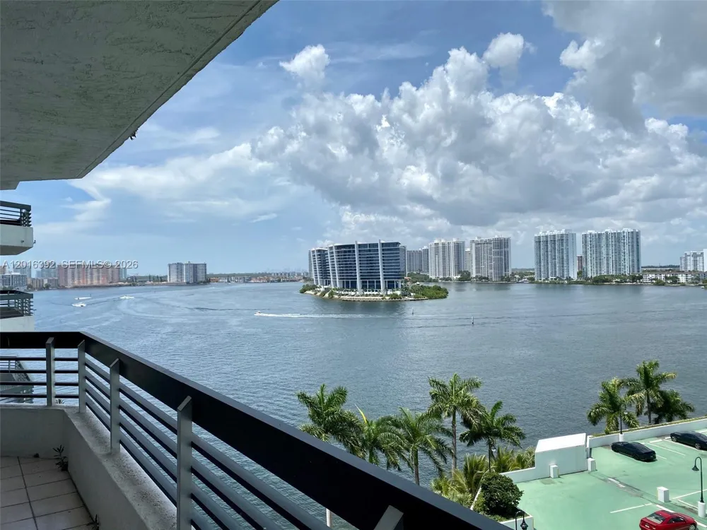 19101 NE 36th Ct #1102 Aventura, FL 33180