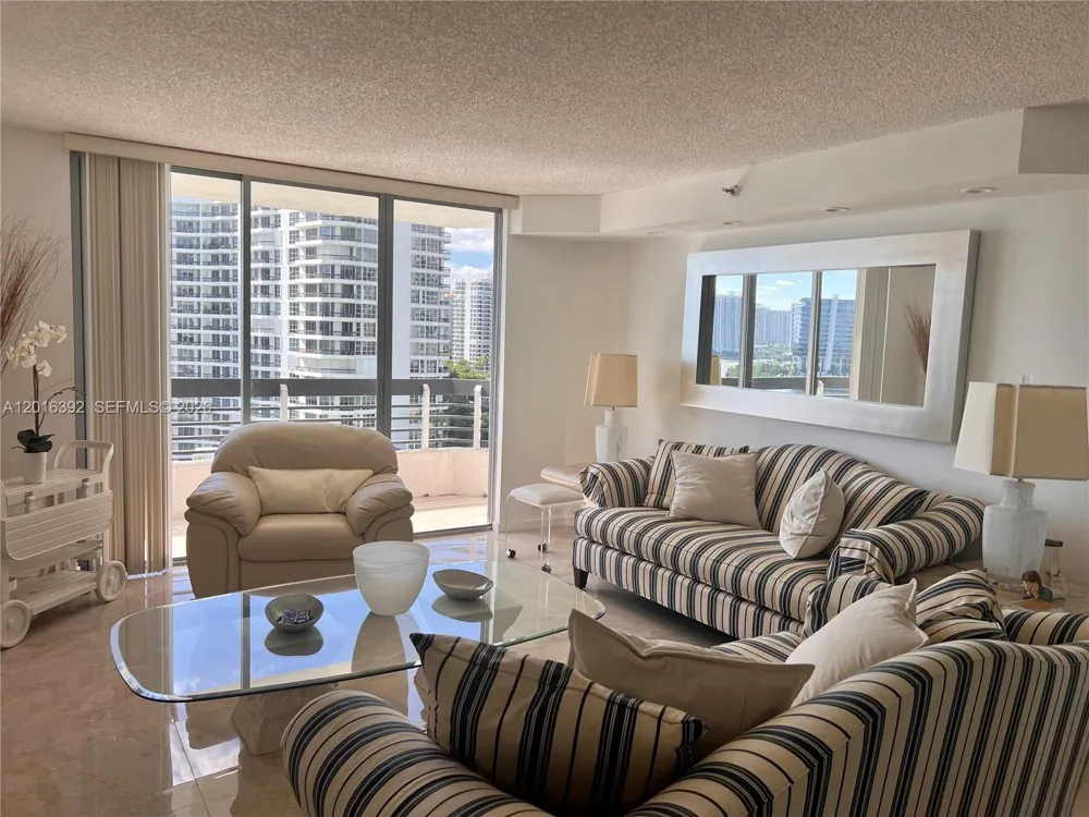 19101 NE 36th Ct #1102 Aventura, FL 33180