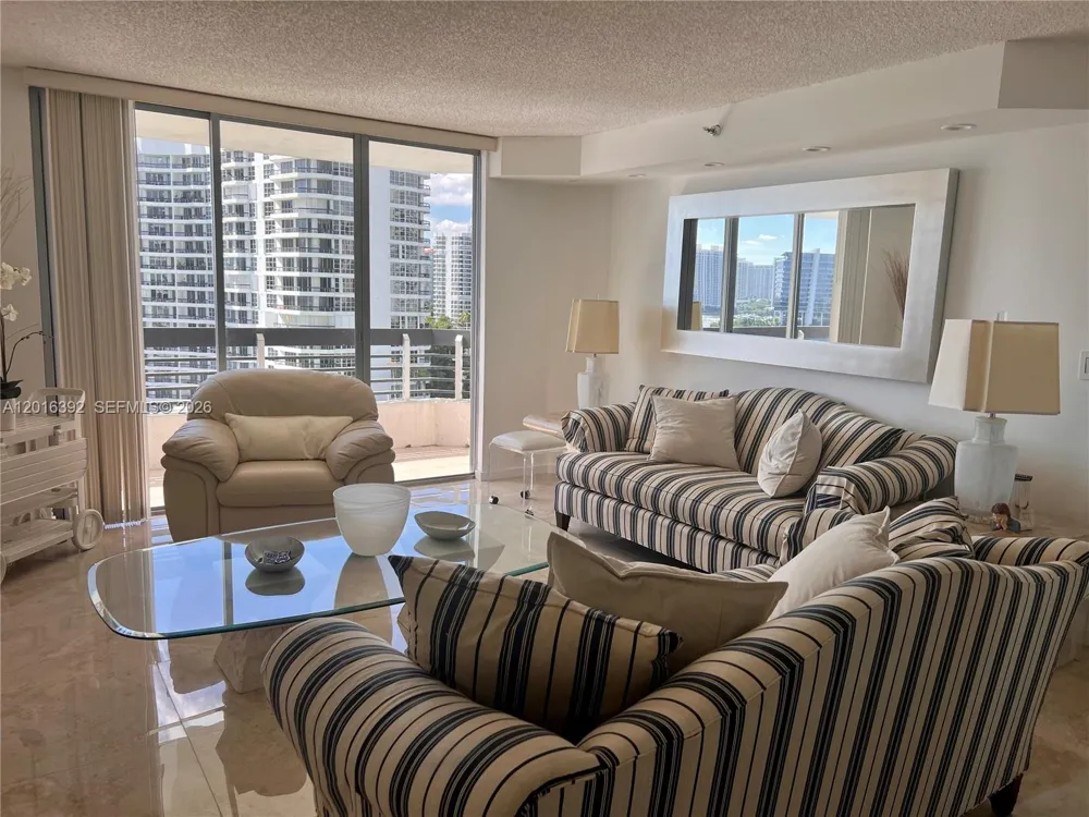 19101 NE 36th Ct #1102 Aventura, FL 33180