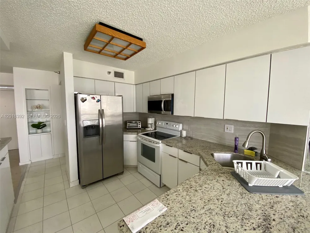 19101 NE 36th Ct #1102 Aventura, FL 33180