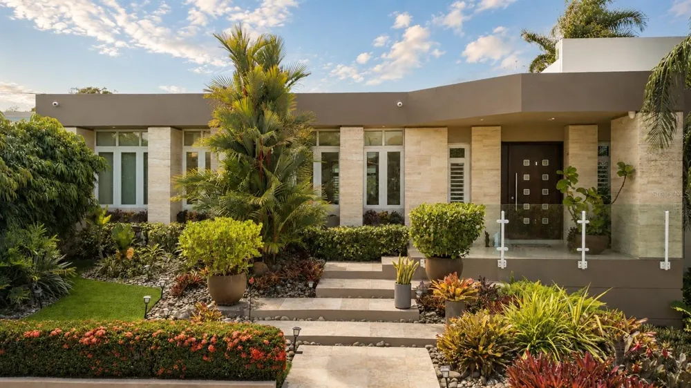 A31 COLINAS DE PARKVILLE STREET Guaynabo, PR 00969