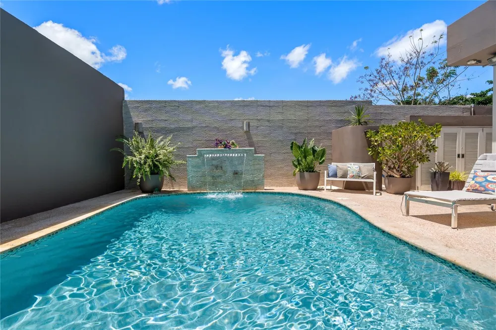 A31 COLINAS DE PARKVILLE STREET Guaynabo, PR 00969