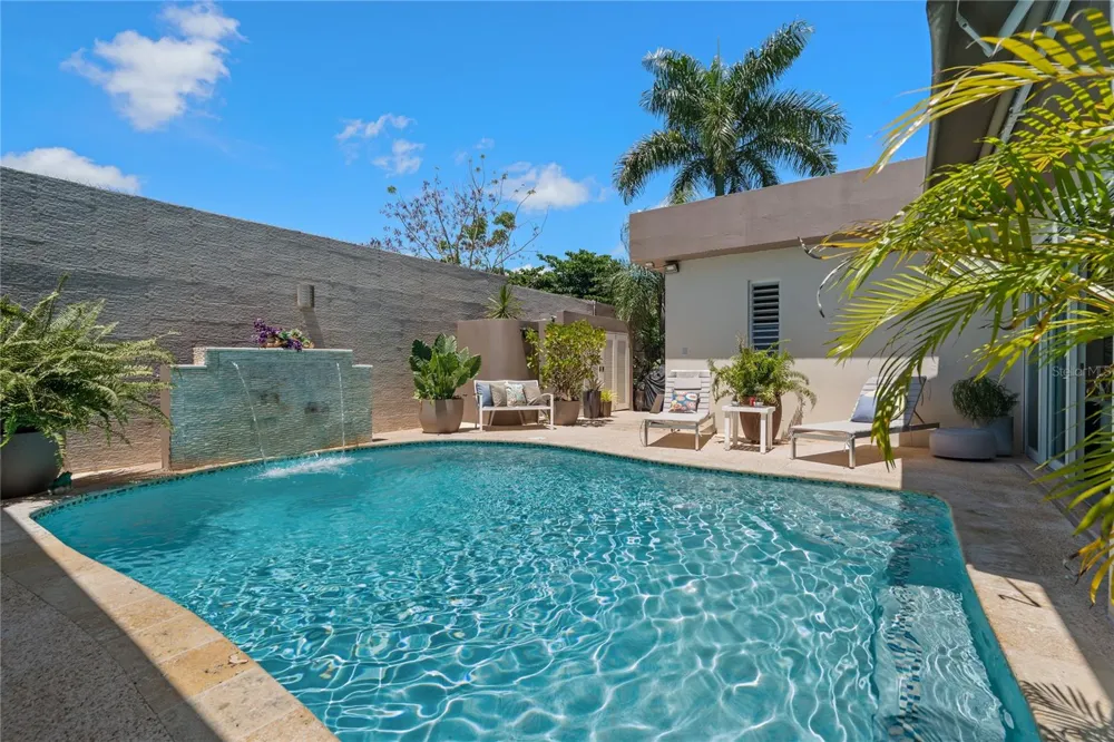 A31 COLINAS DE PARKVILLE STREET Guaynabo, PR 00969