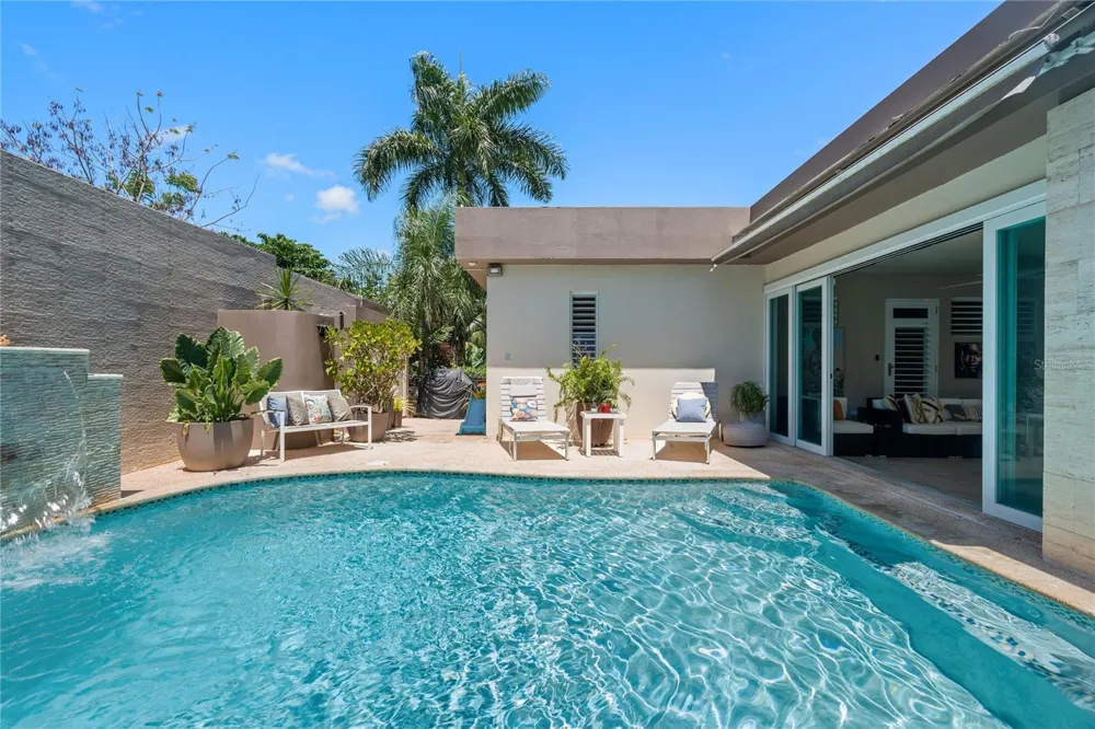 A31 COLINAS DE PARKVILLE STREET Guaynabo, PR 00969