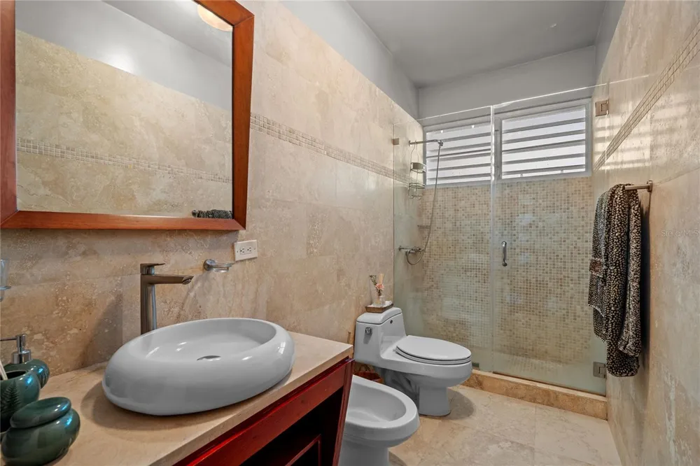 A31 COLINAS DE PARKVILLE STREET Guaynabo, PR 00969