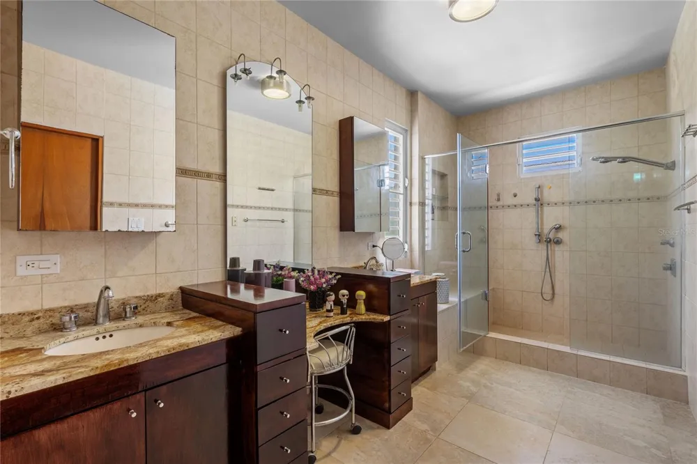 A31 COLINAS DE PARKVILLE STREET Guaynabo, PR 00969