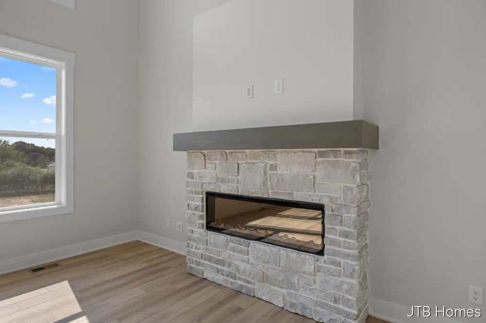 7106 Kettle Dale Avenue SE Alto, MI 49302