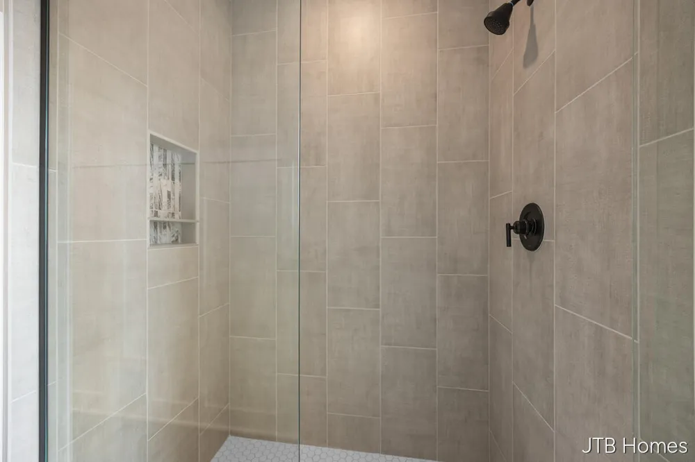 7106 Kettle Dale Avenue SE Alto, MI 49302