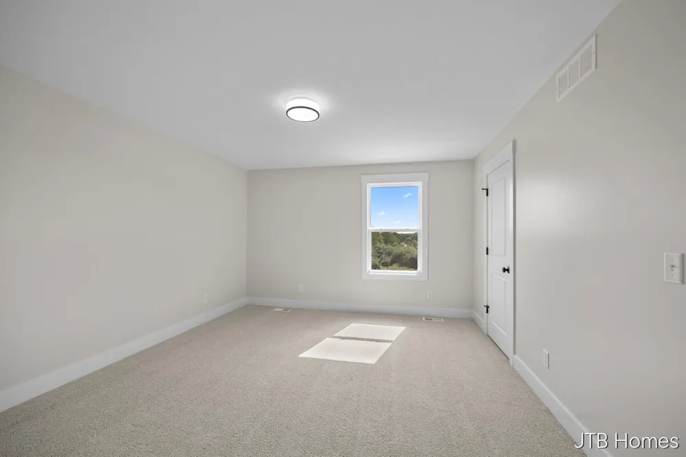 7106 Kettle Dale Avenue SE Alto, MI 49302