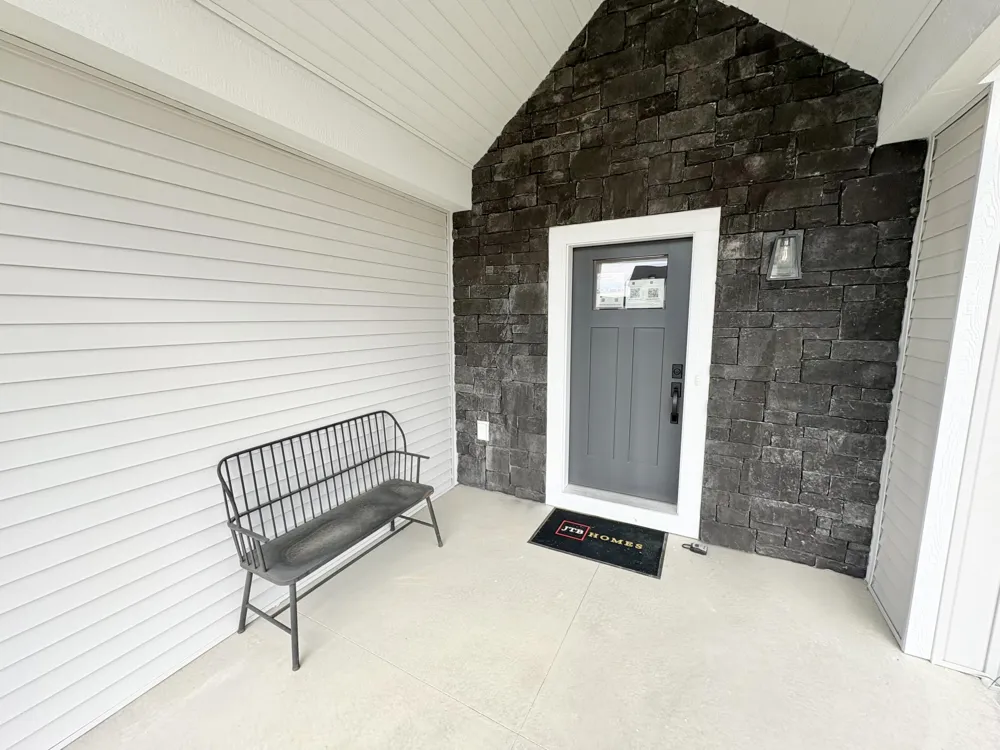 7106 Kettle Dale Avenue SE Alto, MI 49302