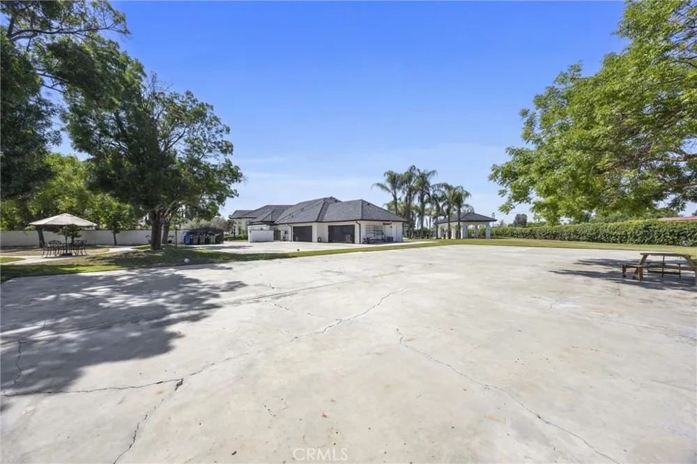 311 Saba Bakersfield, CA 93314