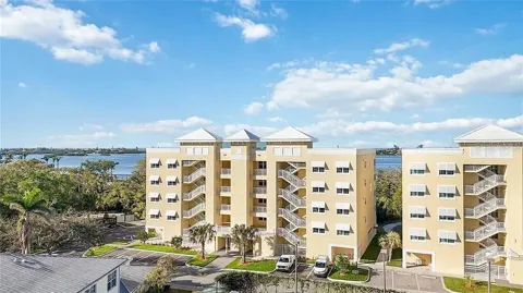 280 HIDDEN BAY DRIVE #302