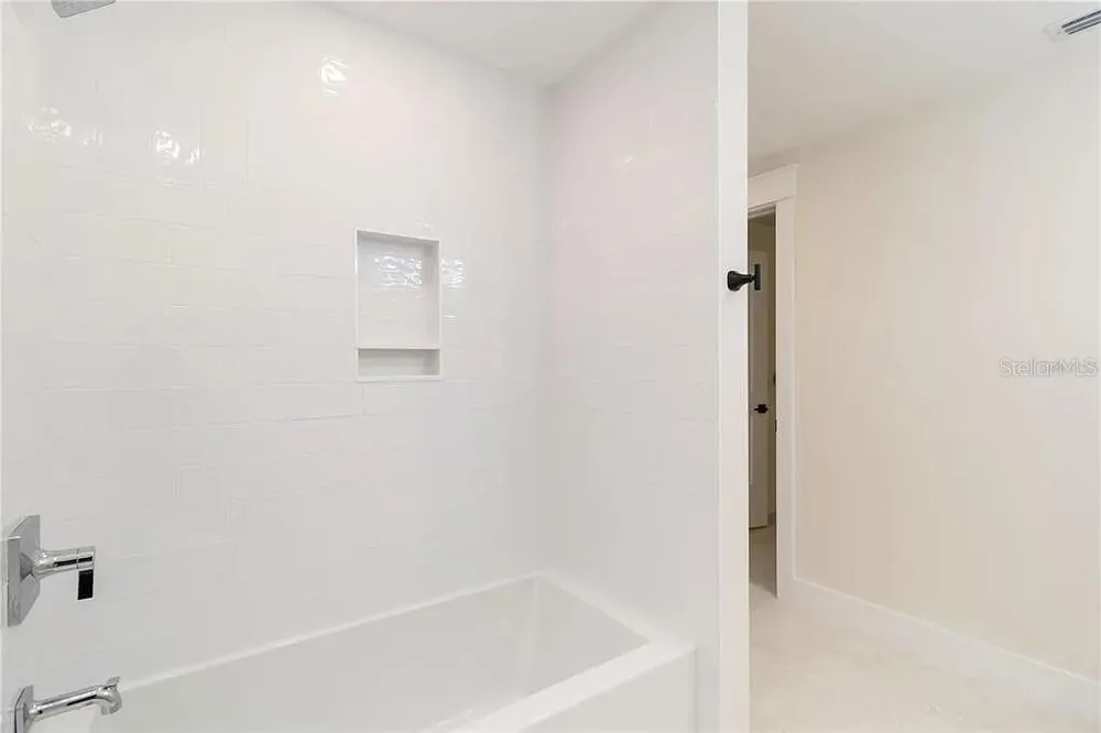 280 HIDDEN BAY DRIVE #302 Osprey, FL 34229
