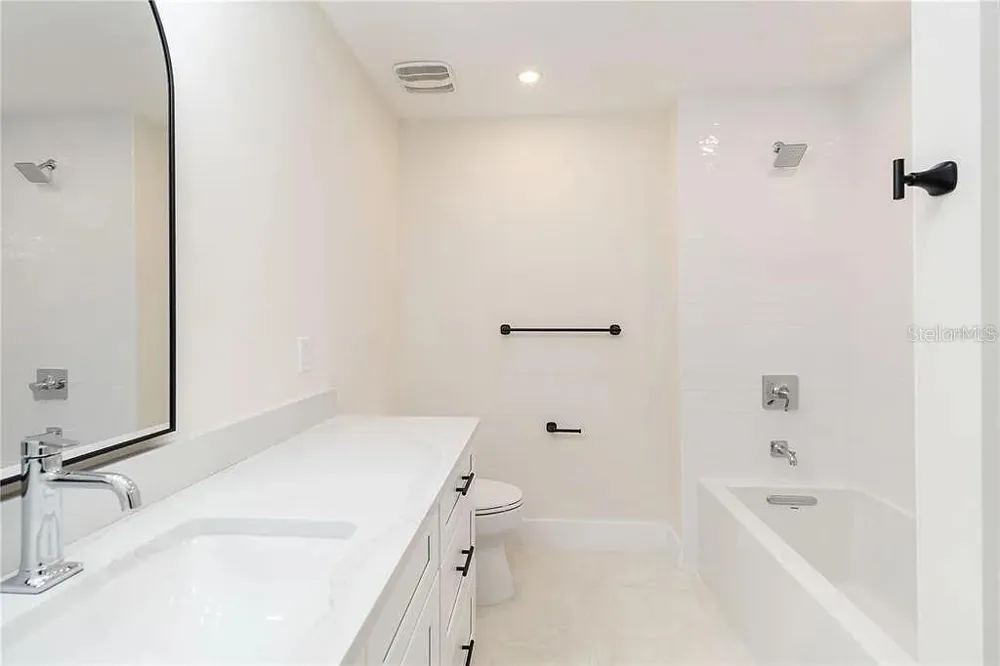280 HIDDEN BAY DRIVE #302 Osprey, FL 34229