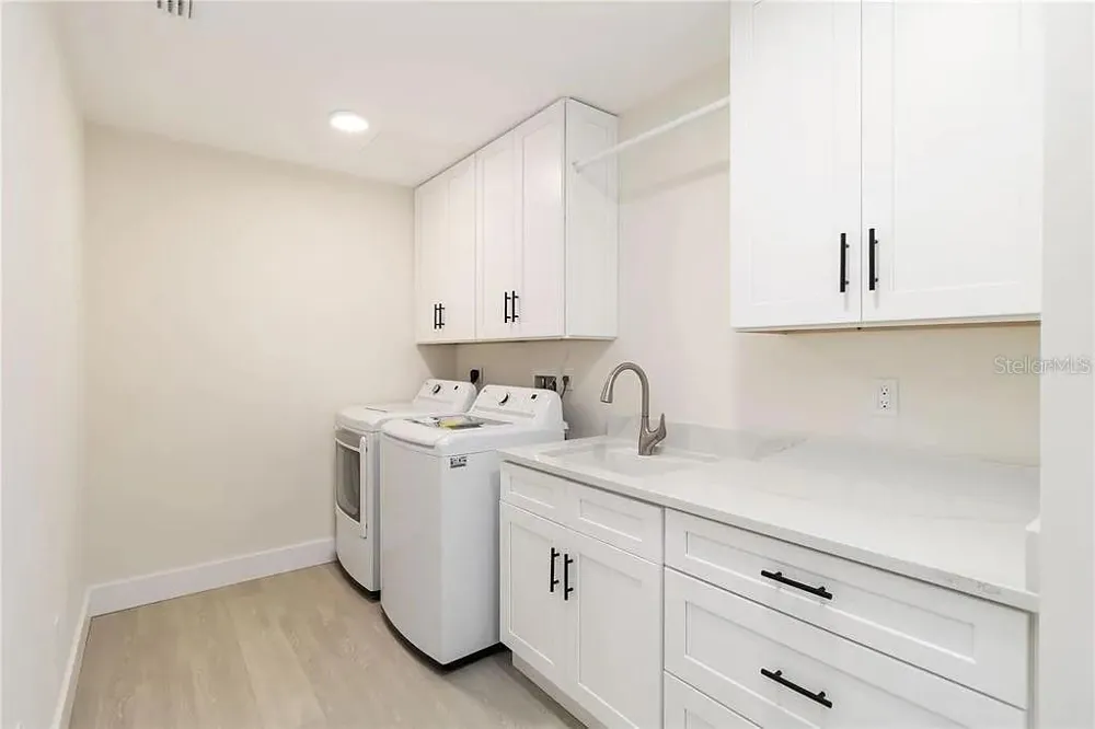 280 HIDDEN BAY DRIVE #302 Osprey, FL 34229