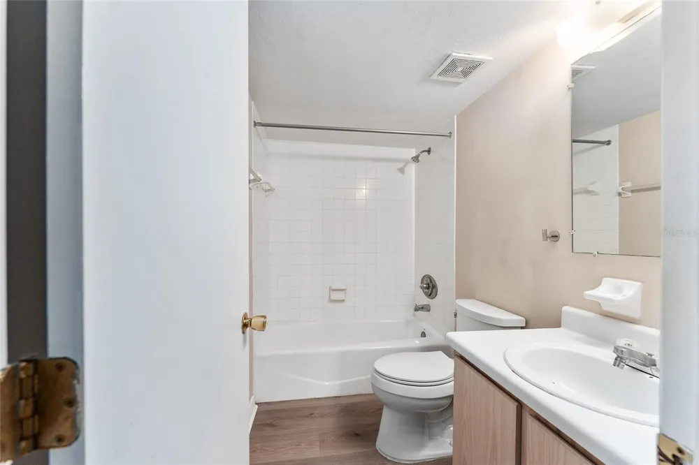2360 SW ARCHER ROAD #607 Gainesville, FL 32608