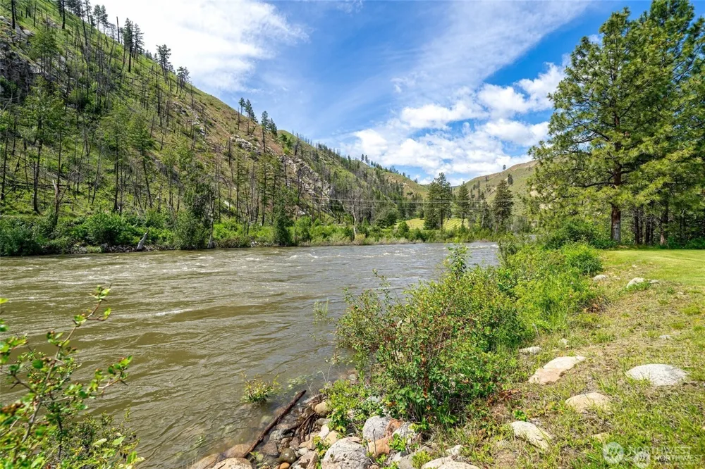 3 Catch N Release Lane Methow, WA 98834