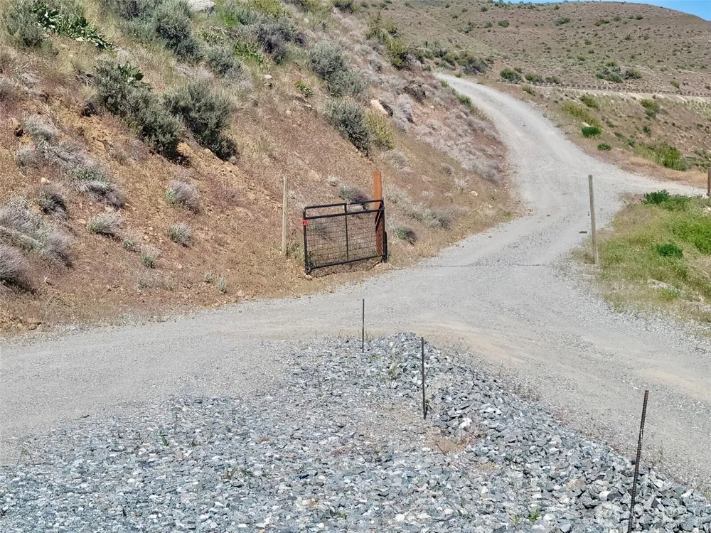 3 Catch N Release Lane Methow, WA 98834
