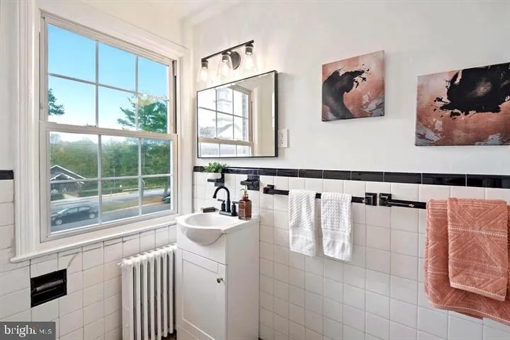 2214 COLSTON DRIVE #201 Silver Spring, MD 20910