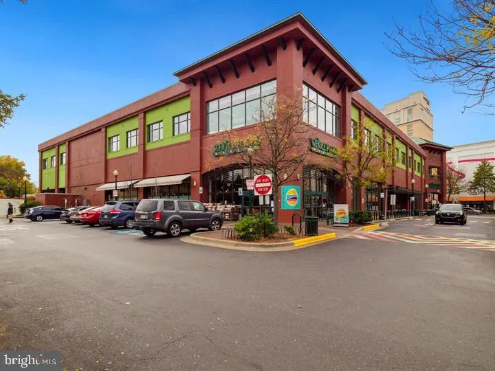 2214 COLSTON DRIVE #201 Silver Spring, MD 20910